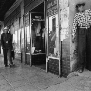 Jürgen Schadeberg, Pass Laws, Johannesburg 1950s.